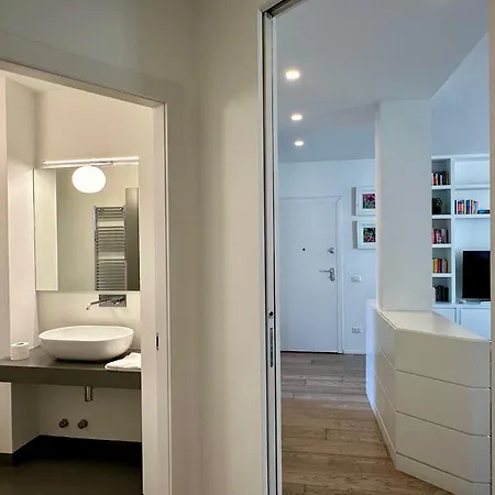 New Luxury Modern Flat In Center - Navigli/duomo Daire Milano