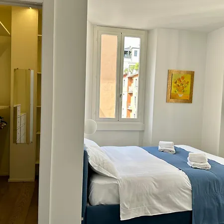 New Luxury Modern Flat In Center - Navigli/duomo Daire *