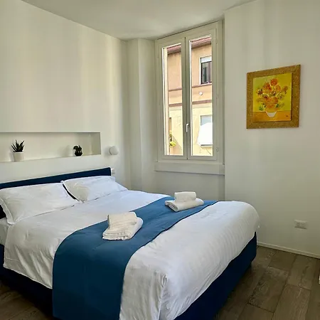 Daire New Luxury Modern Flat In Center - Navigli/duomo *